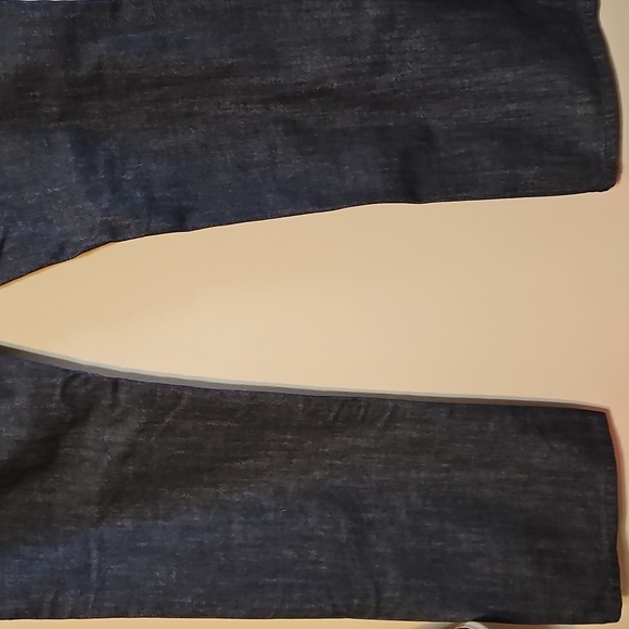 NWOT Guess Relaxed Straight Fit Jeans - Picture 6 of 12